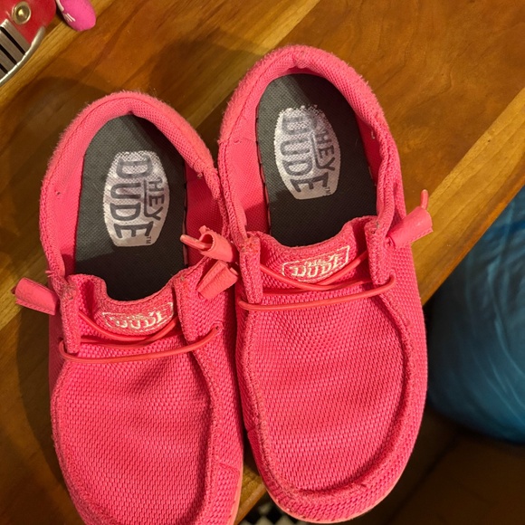 Pink hey dudes - Picture 1 of 2